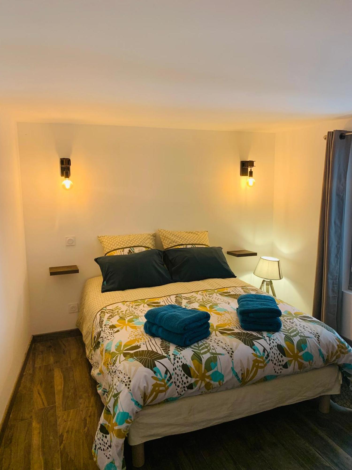 La Bonbonniere Gite De Charme Avec Jacuzzi Malaucène Exteriör bild