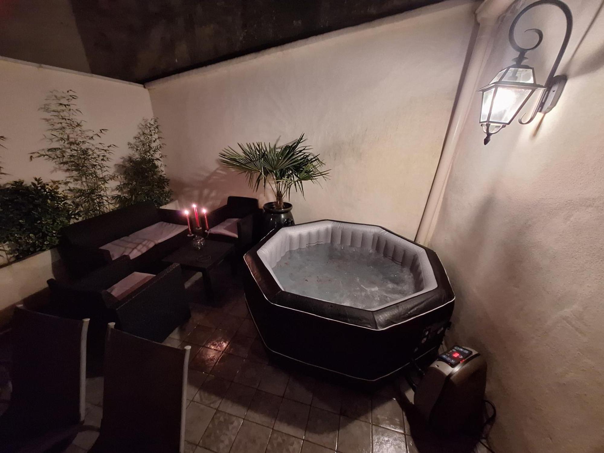 La Bonbonniere Gite De Charme Avec Jacuzzi Malaucène Exteriör bild