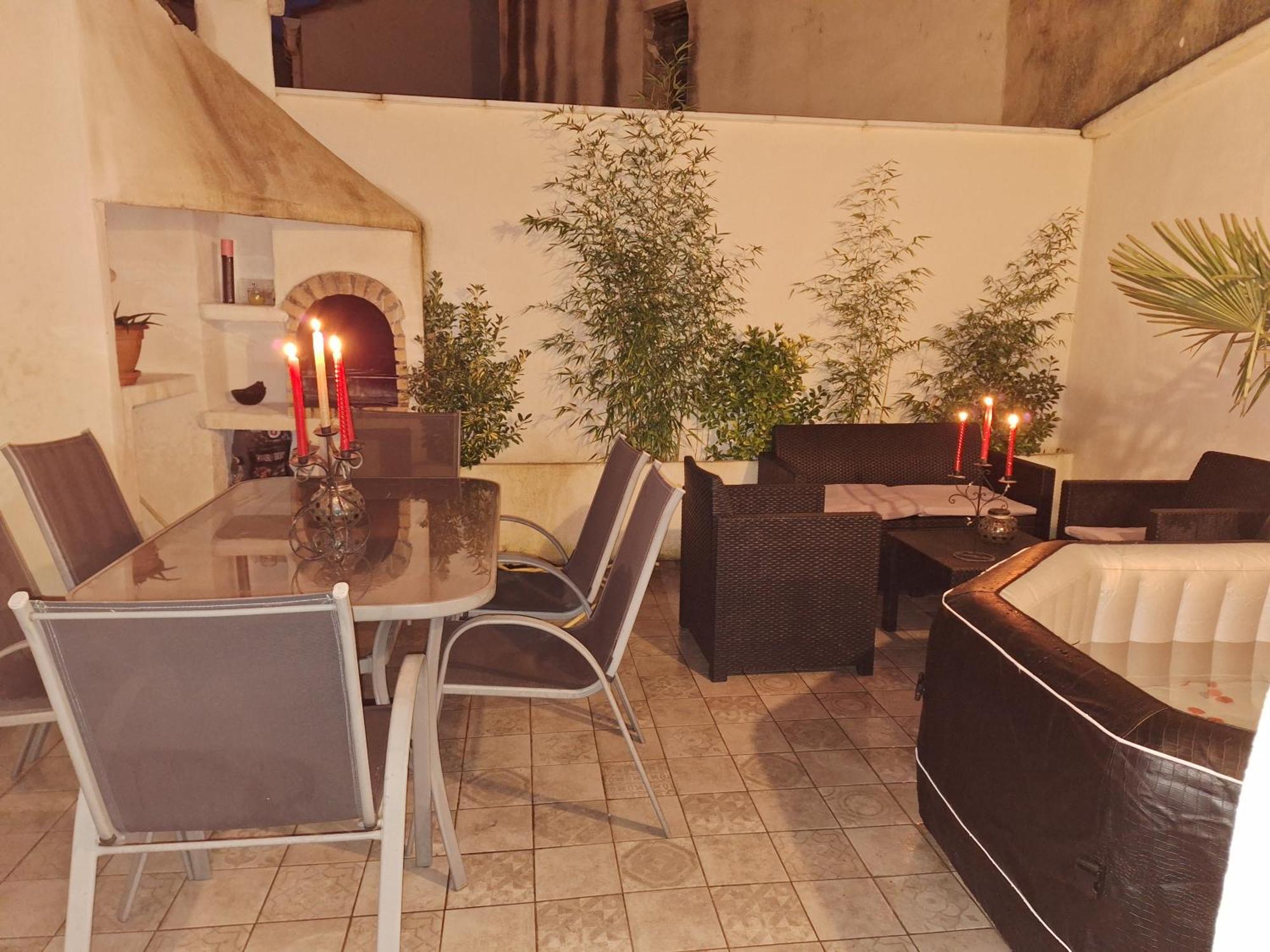 La Bonbonniere Gite De Charme Avec Jacuzzi Malaucène Exteriör bild