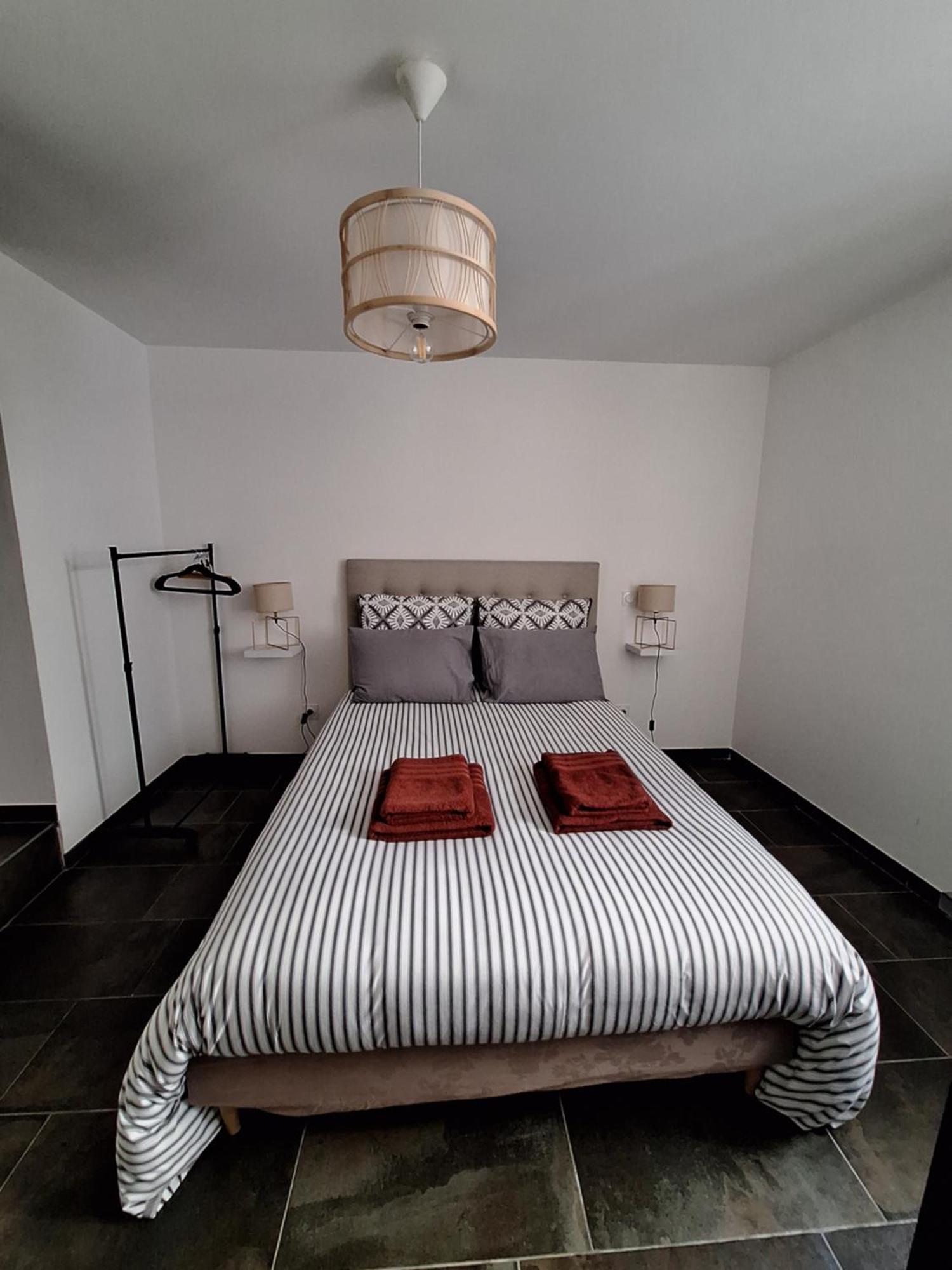 La Bonbonniere Gite De Charme Avec Jacuzzi Malaucène Exteriör bild