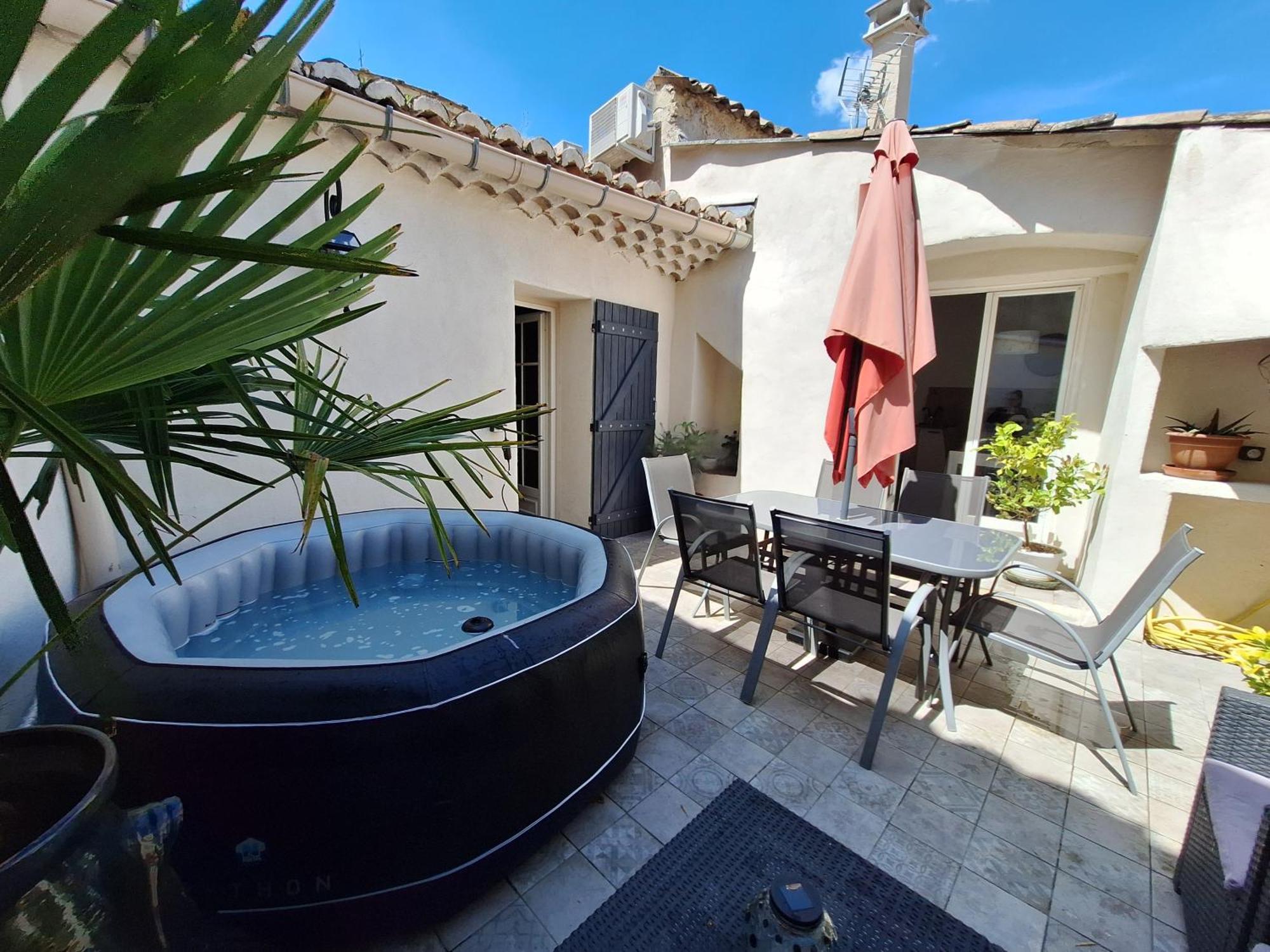 La Bonbonniere Gite De Charme Avec Jacuzzi Malaucène Exteriör bild